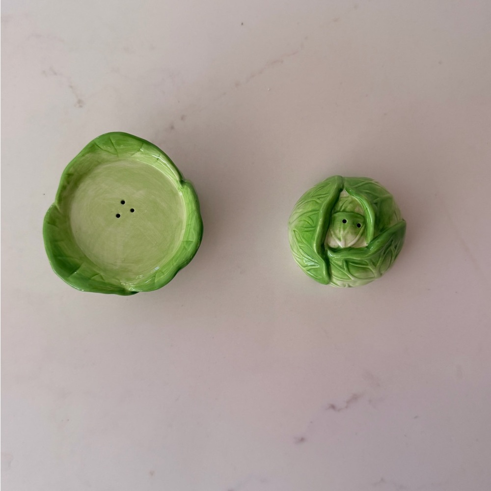 Vintage Green Ceramic Cabbage Dual Salt & Pepper Shaker - Picture 2 of 4